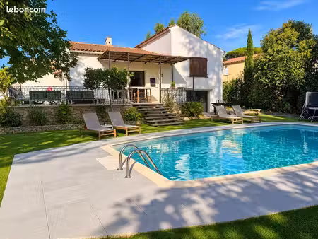 valescure fréjus villa entièrement rénovée  4 chambres  piscine