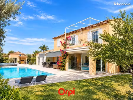 villa 5 pièces 158 m²