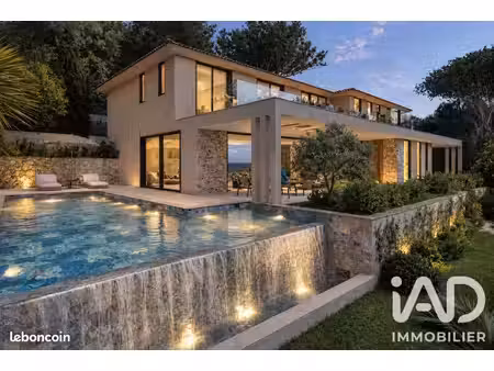 terrain 2020 m² les issambres