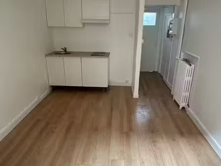 studio rénover à vendre 17 m2