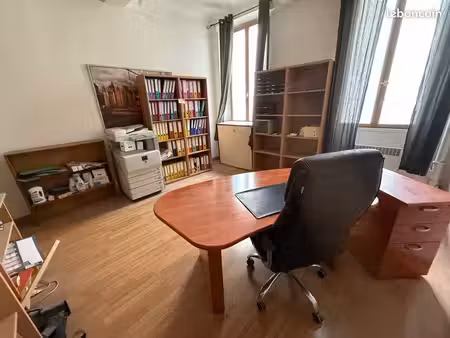 location bureau place puget 1er