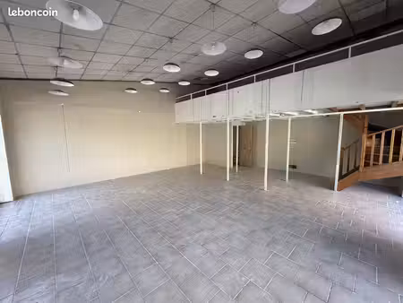 local commercial 78 m² montauroux
