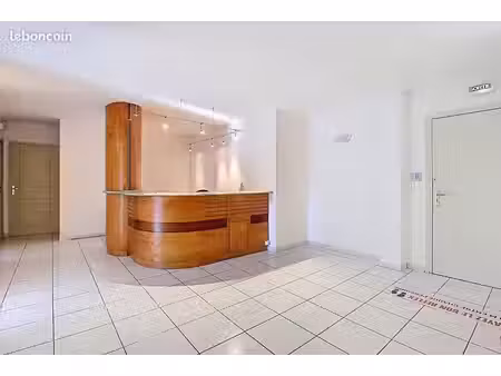 bureaux 93 m²
