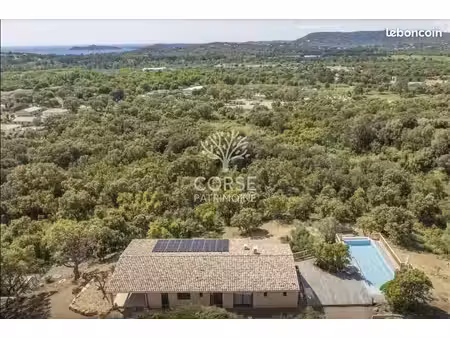 villa 4 pièces 123 m²