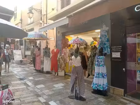 av bail commerciale centre historique de hyères