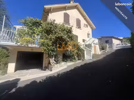 maison 8 pièces 168 m²