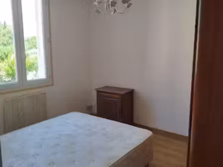 brignoles  a louer rapidement un f3 meublé de 50m2