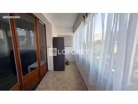 studio 1 pièce 27 m²