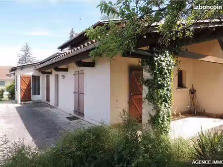 maison de 158 m² comprenant une habitation principale de 126 m²  appartement indépendant d