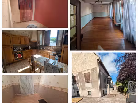 maison familiale 108 m2 avec cour  sous sol total etdépendance