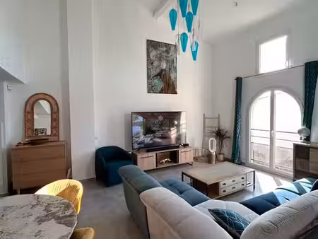 à louer – duplex meublé de 99 m² avec 2 places de parking – les hautes mûres  grimaud (833