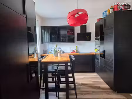 maison coup de cœur rénovée – 211 m² de surface totale : 116 m² habitables + 95 m² de gara