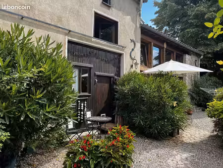 maison de village 8 pièces 300 m²