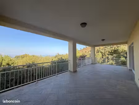 villa 4 pièces 144 m²
