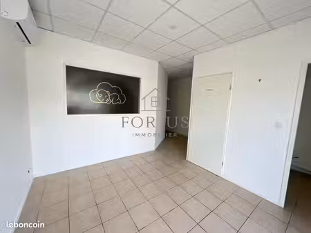 bureau 56 m²