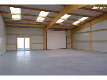 local neuf 180 m² argences – zone leclerc – libre de suite
