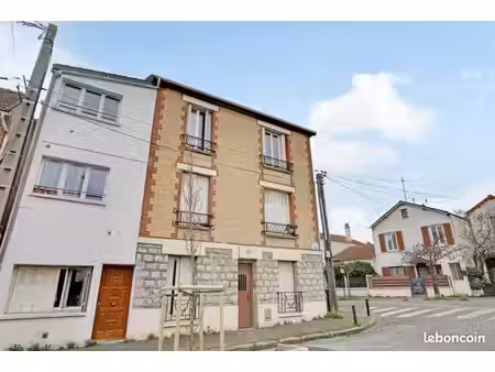 immeuble 13 pièces 220 m²