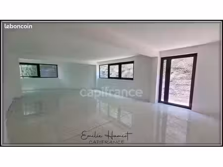 bureau 50 m²