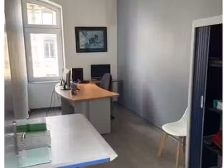 bureau indépendant dans locaux commerciaux