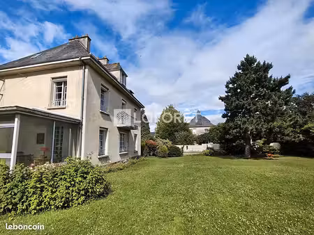 maison 8 pièces 180 m²