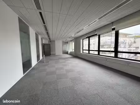 bureau 1 941 m²