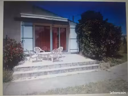 studio 23m2 avec terrasse et piscine collective