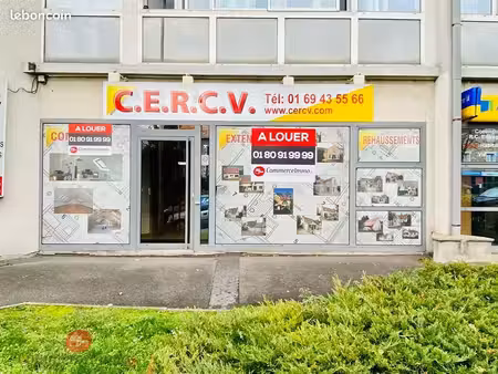 boutique 80 m² ris orangis