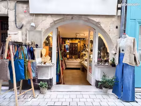 local commercial 16m carré centre la rochelle
