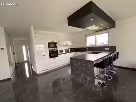 maison 5 pièces 145m2