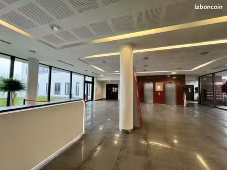 bureau 353 m²