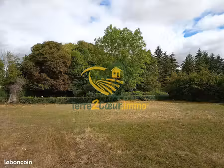 terrain 580 m² rians