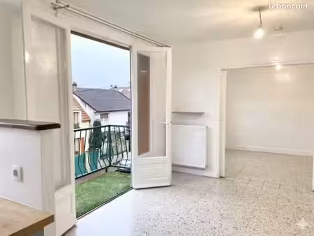 clamart beau t2 très lumineux avec balcon