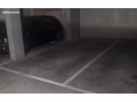 place de parking souterrain sécurisée