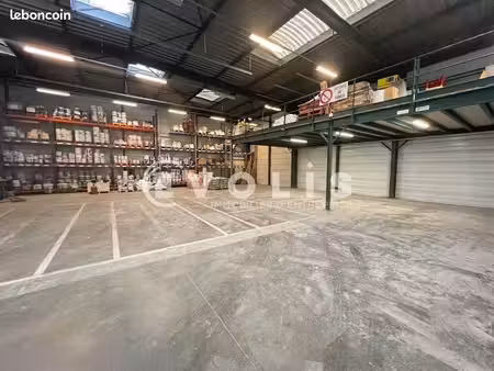 local d'activité 750 m²