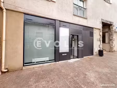 local commercial 210 m²