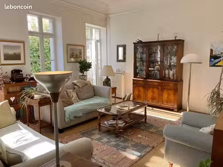 maison de ville 10 pièces 220 m²
