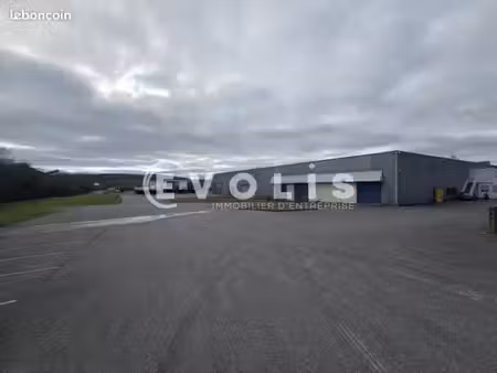 local d'activité 2 750 m²