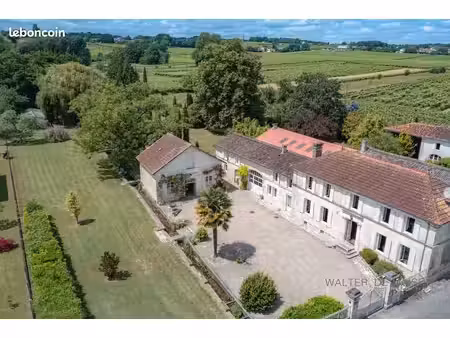 propriété 9 pièces 233 m²