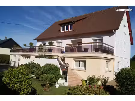 grande maison avec 4 logements indépendants