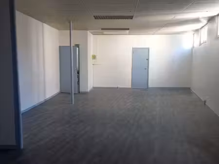 lisieux  local entrepôt divisible a partir 45m²250