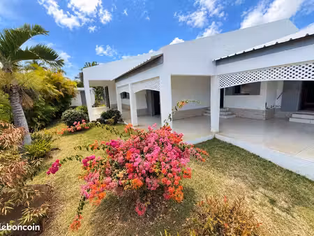 villa 5 pièces 130 m²