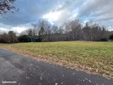 terrain 1 560 m² gumond