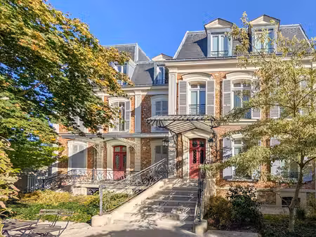 duplex d'exception au château des abeilles : le charme de l'