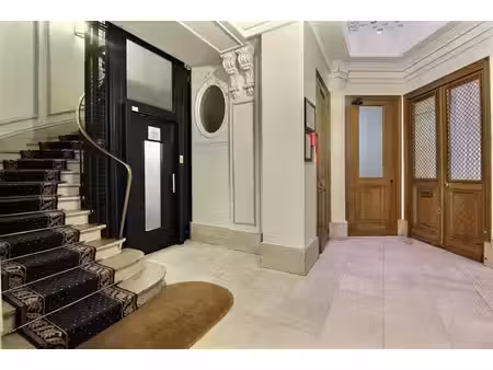 metro bonsergent - bd magenta - studio sur cour : 11 67 m² au sol (8 50 m² en lc) au 6ème 