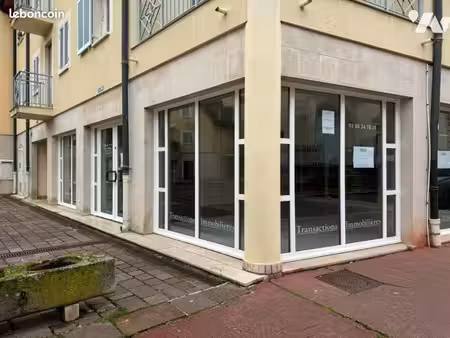 local divers 35 m² beaune