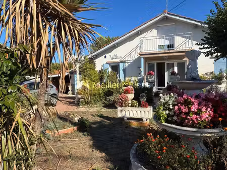 lège bourg : maison 6 pièces de 123 m² avec véranda chauffée
