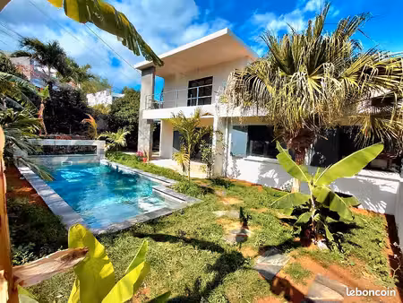 villa 160m² piscine vue mer