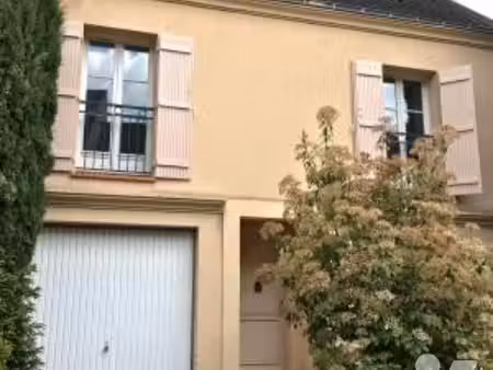 coeur du vieux village de montfort l'amaury - maison de 142 m² avec jardinet  terrasse et 