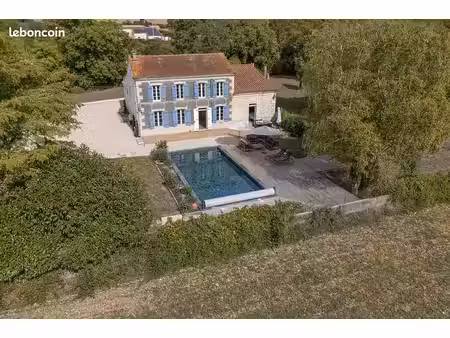maison 5 pièces 195 m²