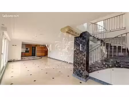 maison 7 pièces 200 m²